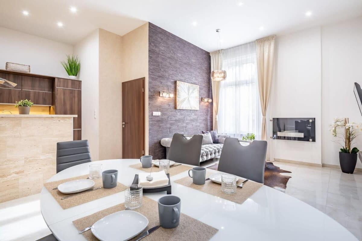 Splendid Perfectly Located Flat With Sauna Apartment Будапеща Екстериор снимка